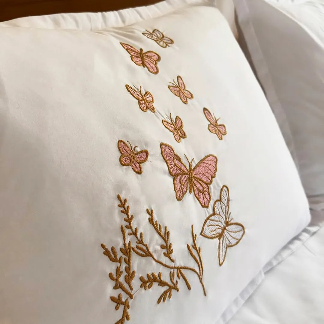 Pink Butterfly Set – طقم سرير فراشات مطرز سيمون