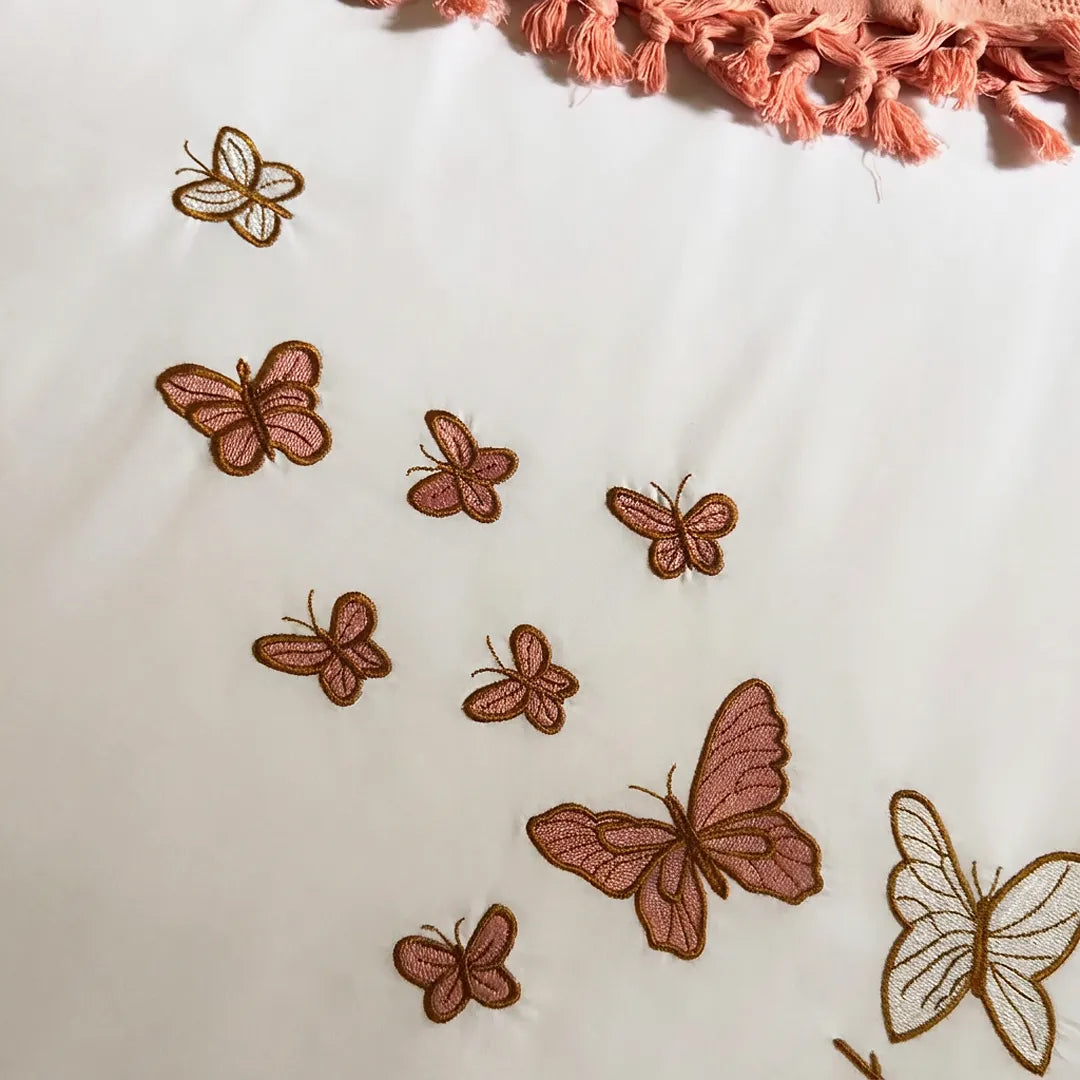 Pink Butterfly Set – طقم سرير فراشات مطرز سيمون