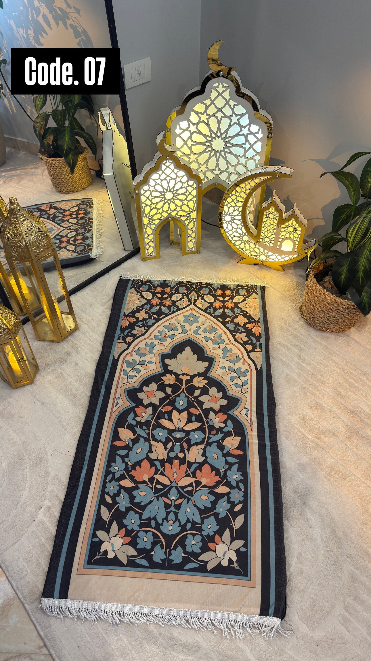 مصلية "الليلك" الفاخرة - تصميم الزهور (كحلي غامق) (Code : 07)