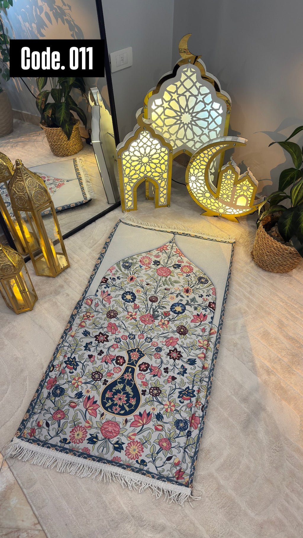 مصلية "الروضة" المزهرة - تصميم بستان الورود (Code : 011)