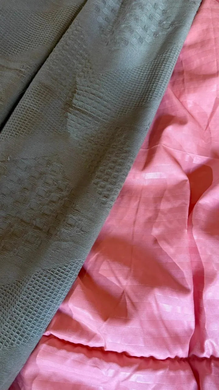 عرض الـ Set الاسترايب الكامل ( لحاف صيفى - ملايه -كوفرته ) لون سيمون