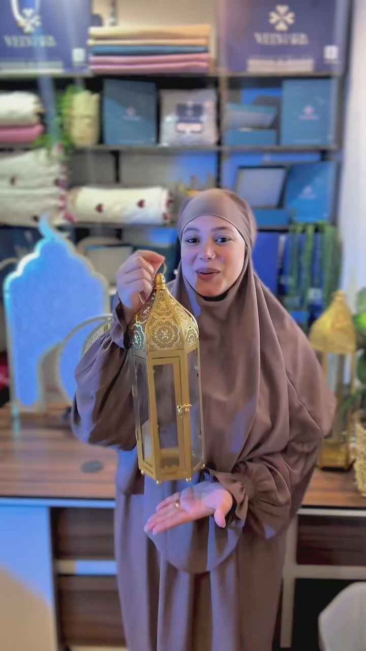 مصلية مبطنة بيج - نقشة طيور وزهور كلاسيك (Code : 013)